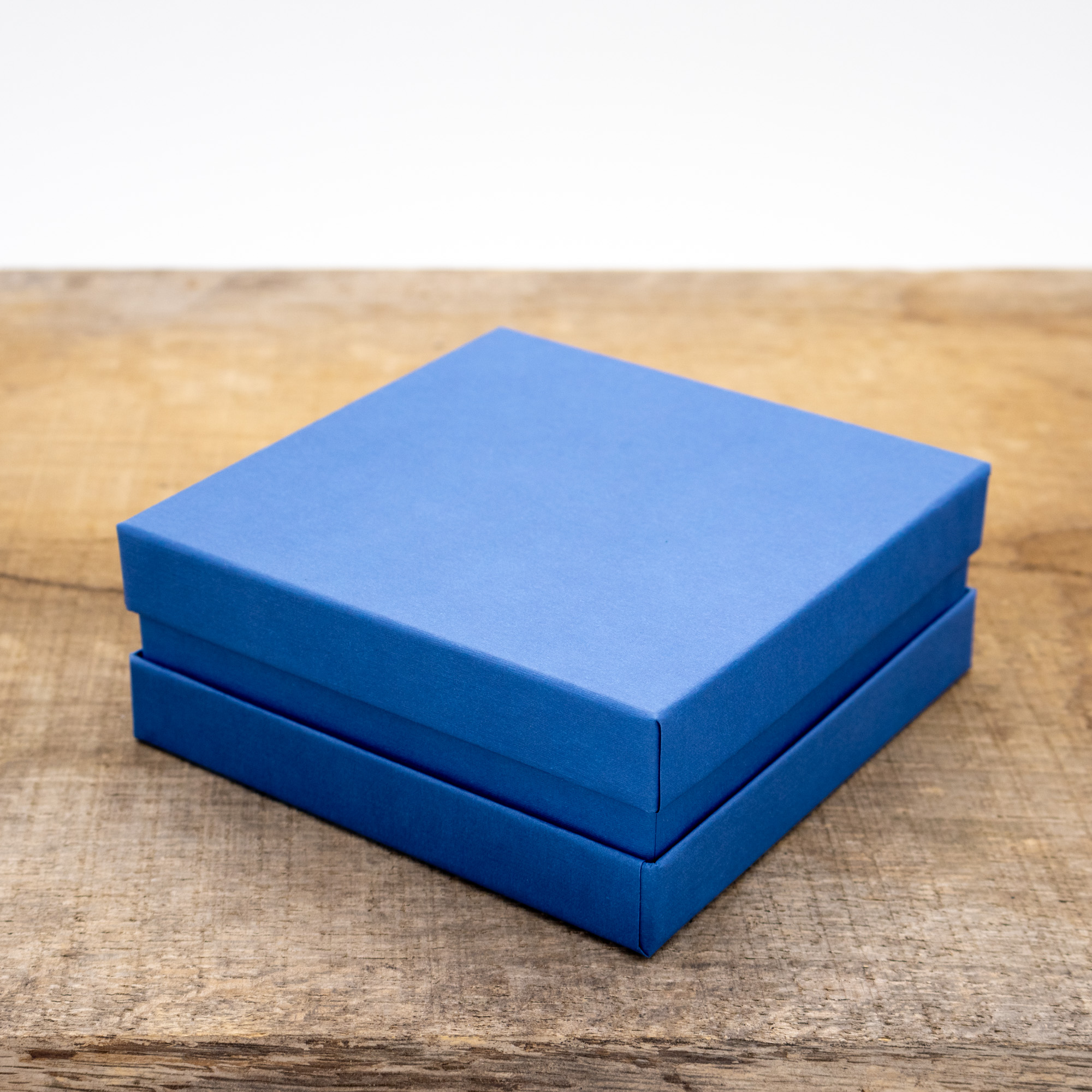 S130130050022-Blau-Efalin-105-2 Premium Geschenkkarton - Blau