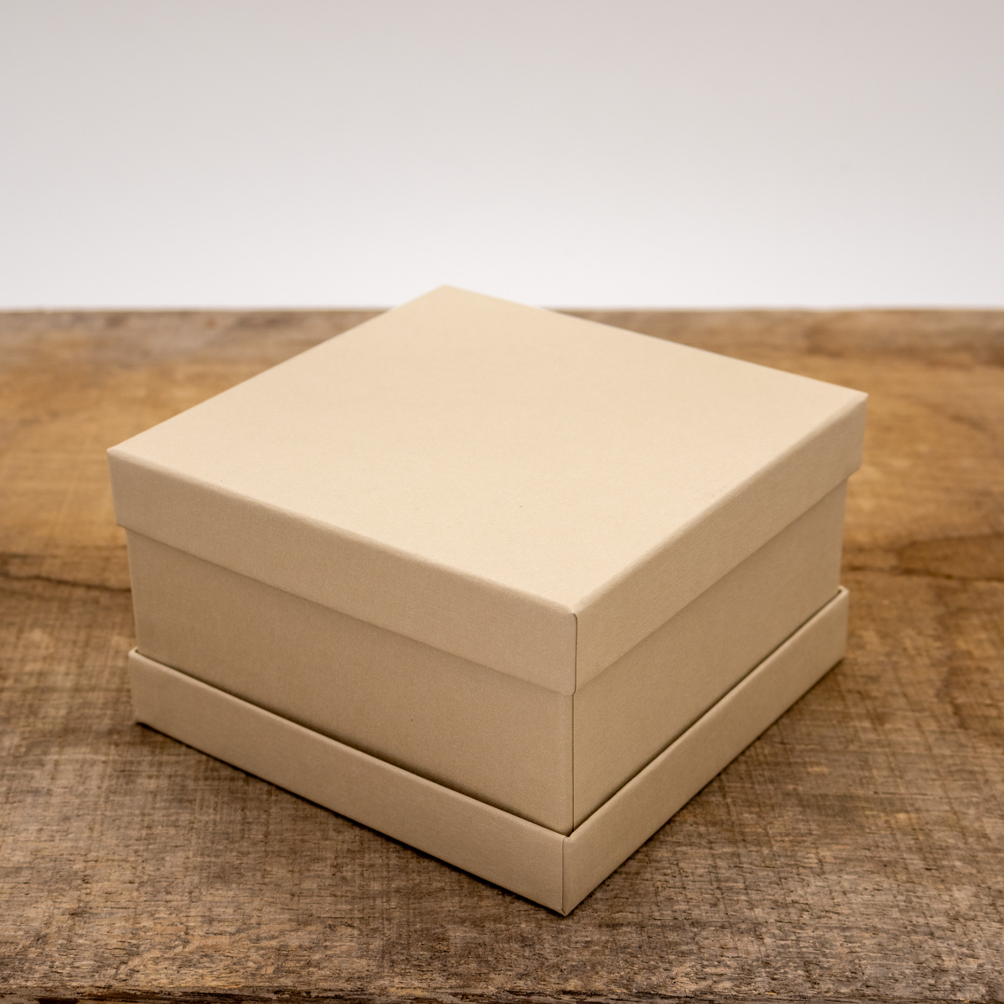 Premium Geschenkkarton - Sandbeige
